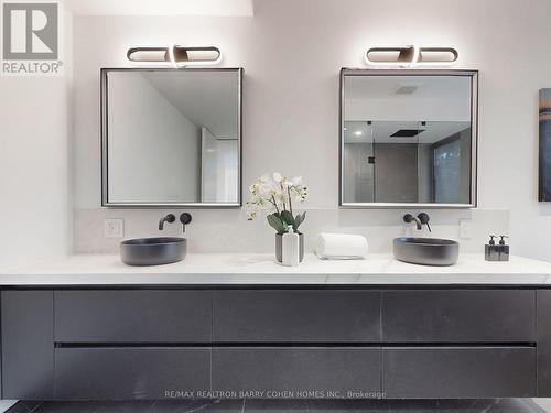 135 Imperial Street, Toronto, ON - Indoor Photo Showing Bathroom