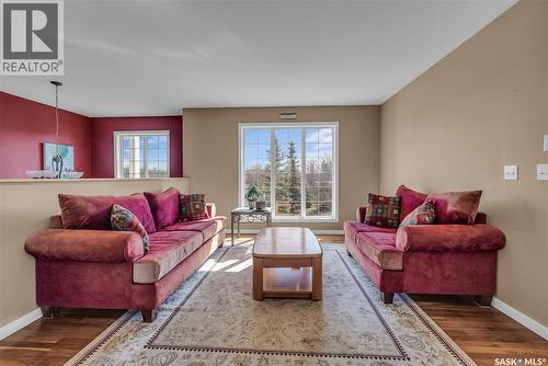 6 Mercier Place, Dundurn Rm No. 314, SK - Indoor Photo Showing Living Room