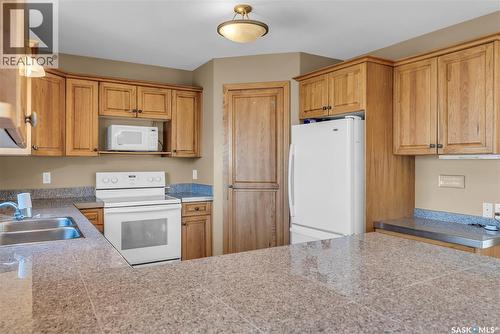 6 Mercier Place, Dundurn Rm No. 314, SK - Indoor Photo Showing Kitchen With Double Sink