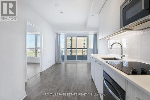 2206 - 286 Main Street, Toronto, ON - Indoor Photo Showing Kitchen With Upgraded Kitchen