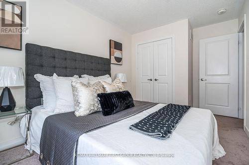 2519 Castlegate Crossing Drive, Pickering, ON - Indoor Photo Showing Bedroom