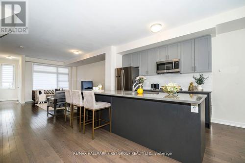 2519 Castlegate Crossing Drive, Pickering, ON - Indoor Photo Showing Kitchen With Upgraded Kitchen