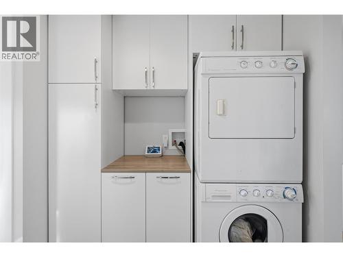789 Toronto Avenue, Penticton, BC - Indoor Photo Showing Laundry Room