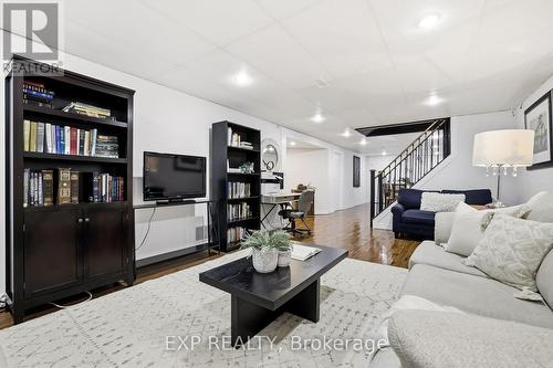 564 Sandmere Crescent, Cobourg, ON - Indoor Photo Showing Living Room