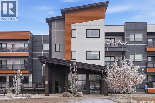 220 105 Willis Crescent, Saskatoon, SK - Outdoor