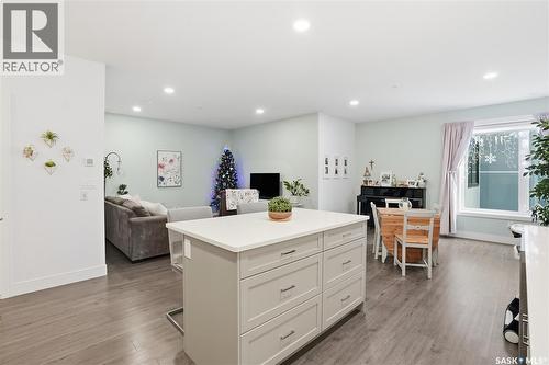 220 105 Willis Crescent, Saskatoon, SK - Indoor