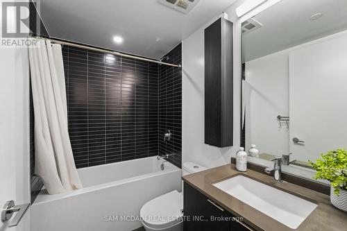 1513 - 86 Dundas Street E, Mississauga, ON - Indoor Photo Showing Bathroom