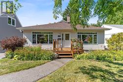 1548 CALEDON STREET  Ottawa, ON K1G 0H8