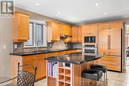 41 Civic Place, Ottawa, ON - Indoor Photo Showing Kitchen
