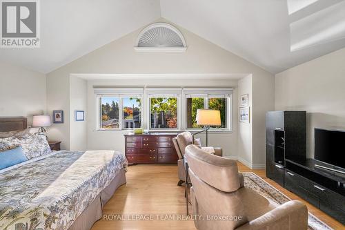 41 Civic Place, Ottawa, ON - Indoor Photo Showing Bedroom