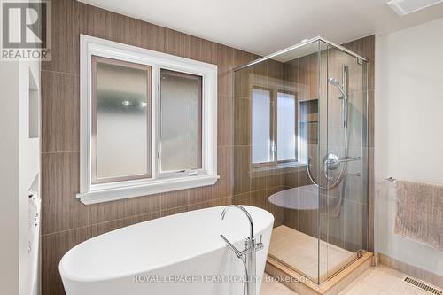 41 Civic Place, Ottawa, ON - Indoor Photo Showing Bathroom