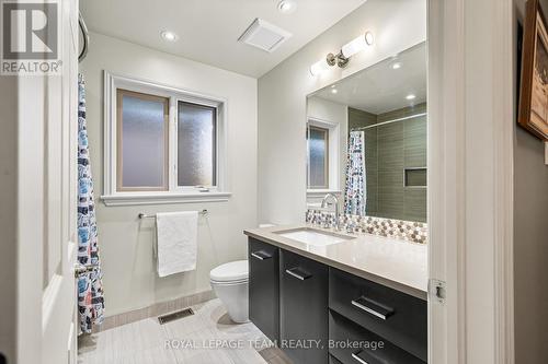 41 Civic Place, Ottawa, ON - Indoor Photo Showing Bathroom