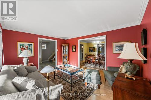 41 Civic Place, Ottawa, ON - Indoor Photo Showing Living Room