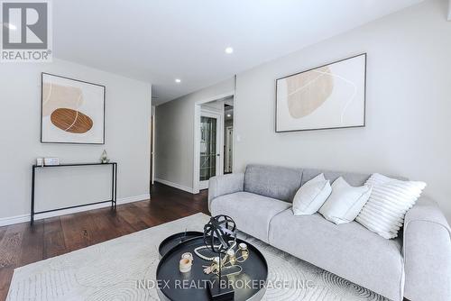 6101 Edenwood Drive, Mississauga, ON - Indoor Photo Showing Living Room