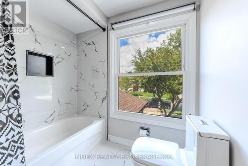 6101 Edenwood Drive, Mississauga, ON - Indoor Photo Showing Bathroom