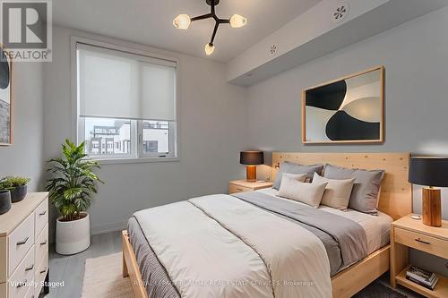 815 - 1133 Cooke Boulevard, Burlington, ON - Indoor Photo Showing Bedroom