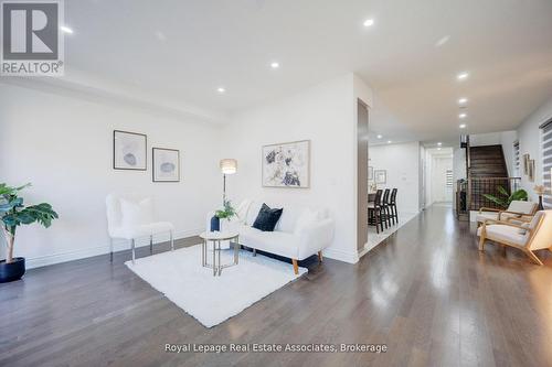 13 Quinton Ridge, Brampton, ON - Indoor Photo Showing Living Room
