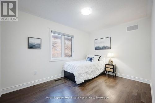 13 Quinton Ridge, Brampton, ON - Indoor Photo Showing Bedroom