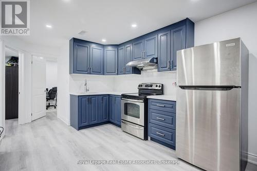 13 Quinton Ridge, Brampton, ON - Indoor Photo Showing Kitchen With Stainless Steel Kitchen