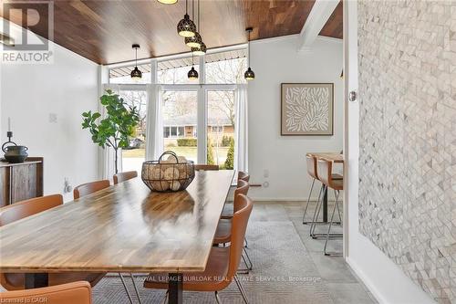 1420 Moss Glen Road, Burlington, ON - Indoor Photo Showing Dining Room