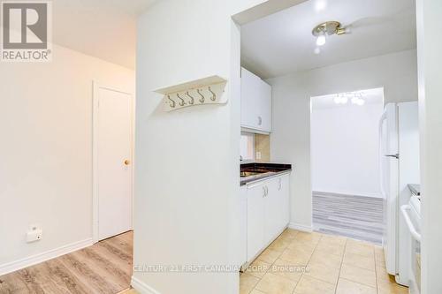 117 - 148 Conway Drive, London South (South X), ON - Indoor