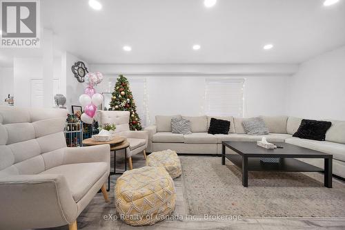 3314 Flagstone Drive, Mississauga (Churchill Meadows), ON - Indoor Photo Showing Living Room