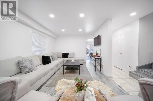3314 Flagstone Drive, Mississauga (Churchill Meadows), ON - Indoor Photo Showing Living Room