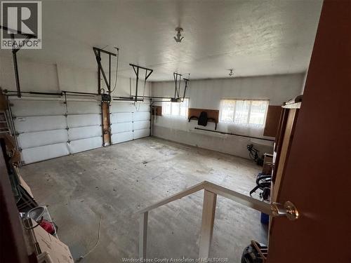 1239 Oxford & Lot 13 Oxford Avenue, Kingsville, ON - Indoor Photo Showing Garage