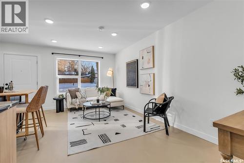 804 Weldon Avenue, Saskatoon, SK - Indoor