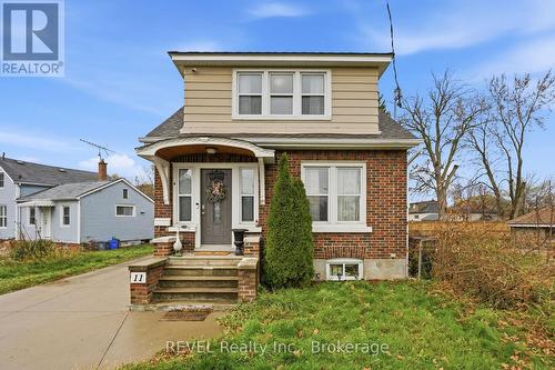 11 FACER STREET  St. Catharines (Facer), ON L2M 5H1