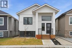 211 Thakur STREET  Saskatoon, SK S7W 0Z9