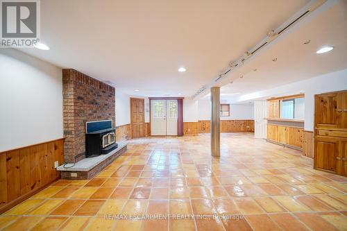 102 Crawford Rose Drive, Aurora, ON - Indoor With Fireplace