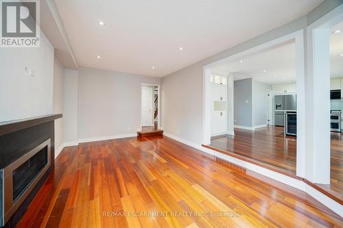 102 Crawford Rose Drive, Aurora, ON - Indoor With Fireplace