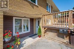 2 ROSLYN ROAD  Barrie, ON L4M 2X6