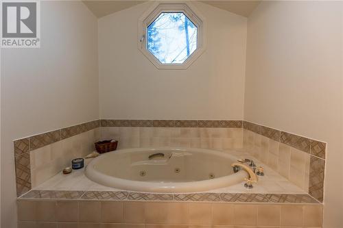 322 Sutherland Street, Espanola, ON - Indoor Photo Showing Bathroom