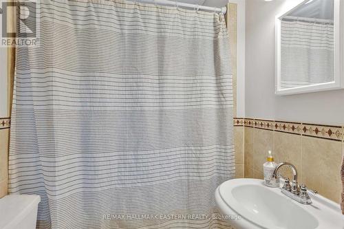 706 Monaghan Road, Peterborough (Otonabee Ward 1), ON - Indoor Photo Showing Bathroom