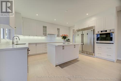 1727 Corsal Court, Innisfil, ON - Indoor Photo Showing Kitchen