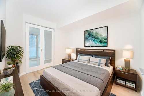 3112-18 Yonge Street, Toronto, ON - Indoor Photo Showing Bedroom
