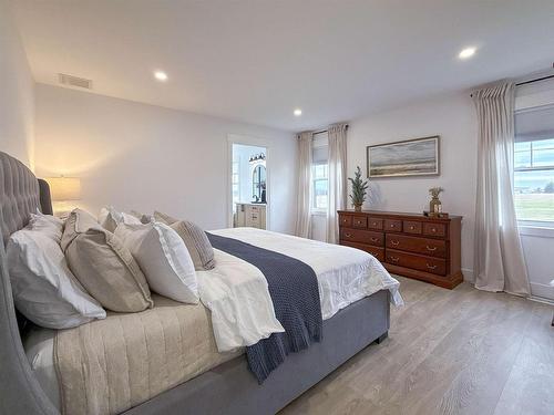 137 Macmillan Point, York, PE 