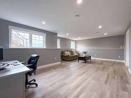 137 Macmillan Point, York, PE 