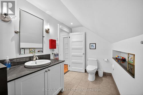 297 Clemow Avenue, Ottawa, ON - Indoor Photo Showing Bathroom