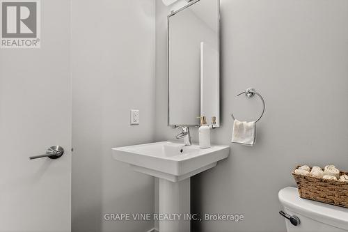 145 Larimar Circle, Ottawa, ON - Indoor Photo Showing Bathroom