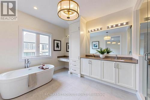 15 Seguin Street, Richmond Hill, ON - Indoor Photo Showing Bathroom