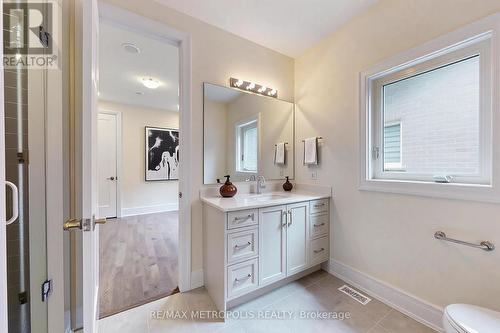 15 Seguin Street, Richmond Hill, ON - Indoor Photo Showing Bathroom