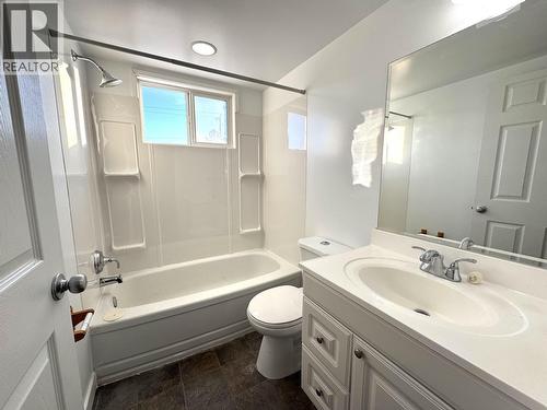 105 9807 104 Avenue, Fort St. John, BC - Indoor Photo Showing Bathroom