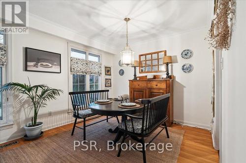 402 Willis Drive, Oakville, ON - Indoor Photo Showing Dining Room