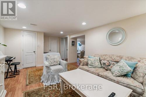 402 Willis Drive, Oakville, ON - Indoor Photo Showing Other Room