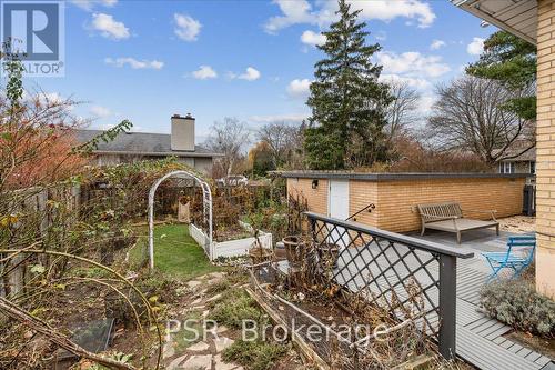 402 Willis Drive, Oakville, ON - Outdoor