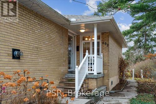 402 Willis Drive, Oakville, ON - Outdoor