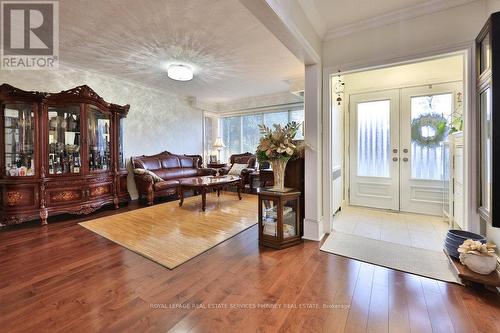 298 Burnhamthorpe Road, Toronto, ON - Indoor